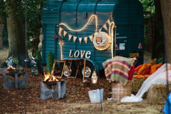 0 Horse Box In The Woods E1553088907647 1 345X230