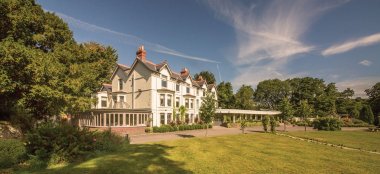 External Warm Southdowns Manor Luxury Gay Wedding Venue In Petersfield Gu31 380X174