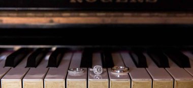 11 Rings On Piano For Lesbian Wedding Image By Next Chapter Photography London Wedding Photographer Sydney Via Gay Wedding Guide 6 380X174