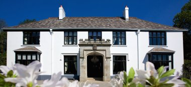 12 Glazebrook House External Facade At Unique Country House Wedding Venue In Devon Gay Wedding Guide 9 380X174