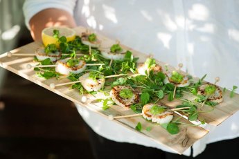 12 Canapes At Alex And Havens Gay Wedding Long Island Gay Wedding Guide Image By Caroline Rochetta 1 5 345X230
