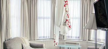 1440 Royal Bath Bedroom Country House Wedding Venue Bournemout Gay Wedding Guide 9 380X174