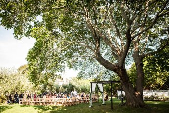 5 Ceremony Space At Alex And Havens Gay Wedding Long Island Gay Wedding Guide Image By Caroline Rochetta 1 5 345X230