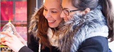 Ale And Eva Funfair Engagement Shoot Snow Globes Copyright Paola De Paola Photography 3 4 380X174