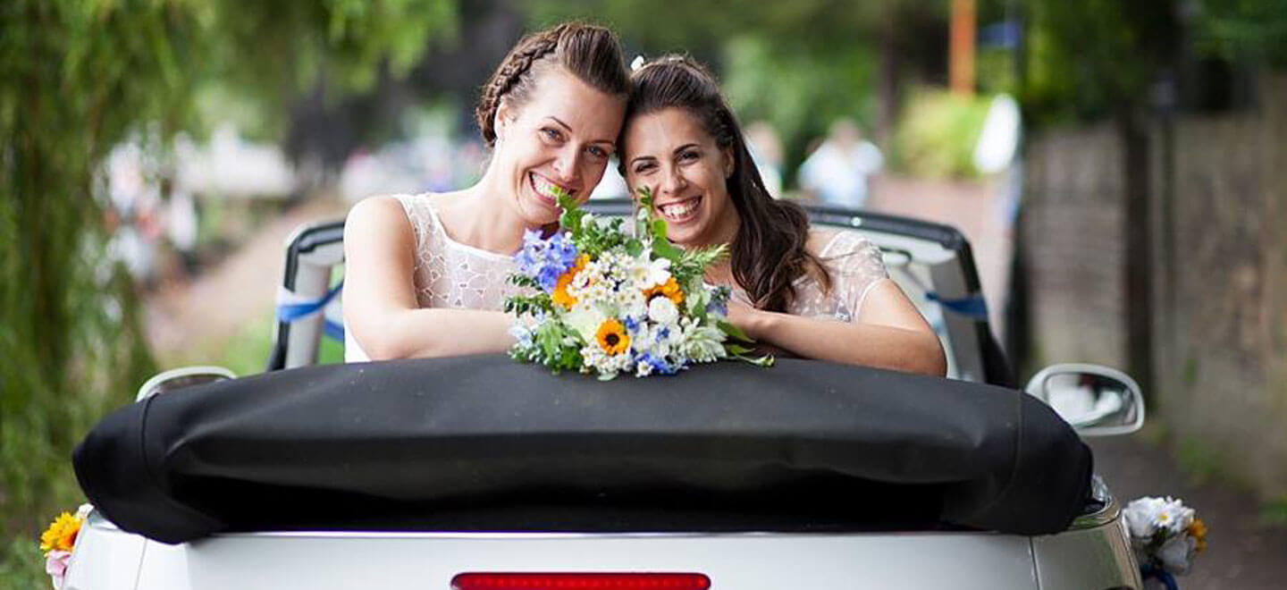Ale and Eva real lesbian wedding car image copyright Paola De Paola Photography via The Gay Wedding Guide 3 5