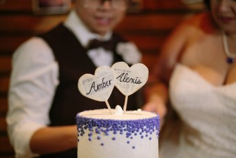 Amber And Alexis California Wedding Cake Lesbian Wedding Images By Laarne Ia Gay Wedding Guide 1 5 343X230