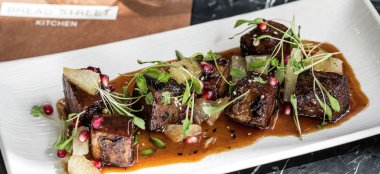 Beef At Bread Street Kitchen Gordon Ramsay Wedding Venue Gay Wedding Guide 9 380X174