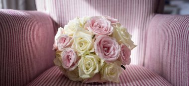 Bouquet At The Grand Brighton Wedding Venue Gay Wedding Guide Photography Sara Reeve 9 380X174