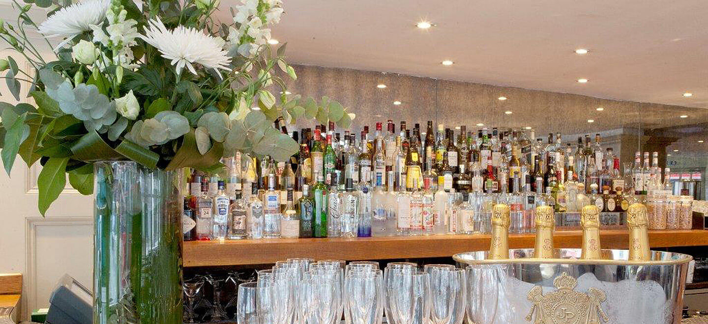 Chiswell Street Gay Wedding Venue EC1 City London Wedding Venue Moorgate the gay wedding guide city wedding champagne and glasses 9