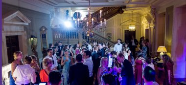 Dancing Wedding Guests At Skinners Hall Wedding Venue Central London Gay Wedding Guide 1 9 380X174