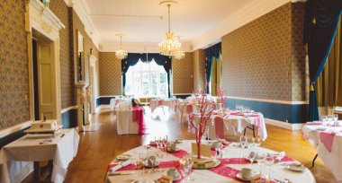 Dining Vince And Georges Gay Wedding Berkshire Photographed By Gay Wedding Photographer Benjamin Stuart Photography 3 5 380X204