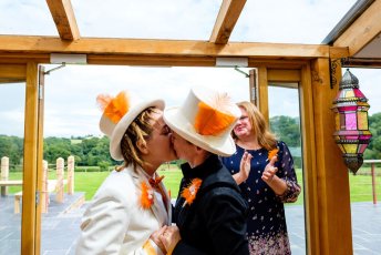 Donnaconnie Hayne Barn Wedding 182 1 5 344X230