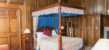 Dour Poster Bed At Haughton Hall Shropshire Wedding Venue Gay Wedding Guide 9 380X174