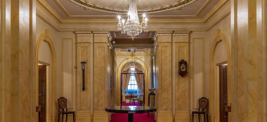 Entrance Halll At Saddlers Hall City Wedding Venue London Gay Wedding Guide 9 380X174