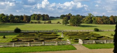 Formal Gardens At North Mymms Park Wedding Venue Hertfordshire Gay Wedding Guide 9 380X174