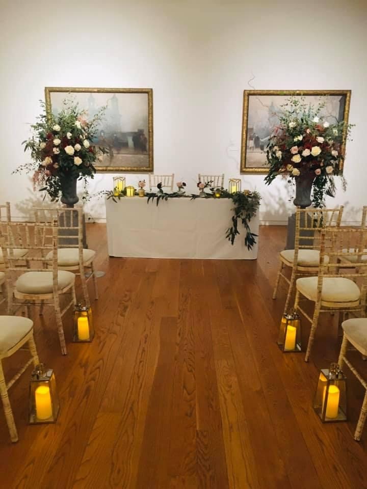 Gallery 16 top table and ivory chiavari