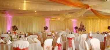 Hellidon Lakes And Spa Gay Wedding Venue Cumbria Dining Layout 3 Via The Gay Wedding Guide 9 380X174