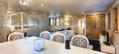Honeymoon Suite At Glenskirlie House Castle Wedding Venue In Scotland Gay Wedding Guide 9 380X174