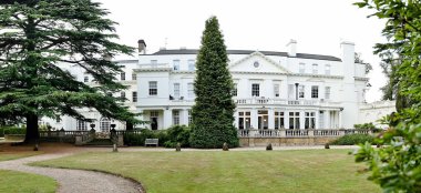 House At Pinewood Studios Wedding A Unique Wedding Venue In Berkshire 9 380X174