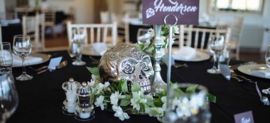 Lesbian Wedding Table Centrepiece Skull Of Emma And Amy At Ocean Kave Image By Margorphotography 1 1 5 380X174