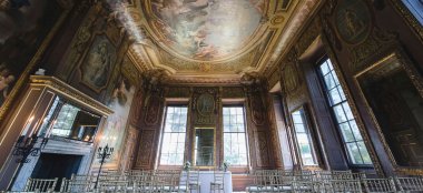 Little Banqueting House Set Up For A Civil Ceremony At Hampton Court Palace Unique Royal Wedding Venue Surrey Gay Palace Wedding Guide 9 380X174