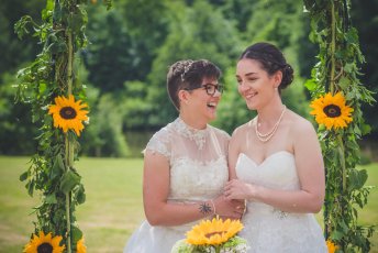 Mel Laura Gayweddingguide 31 3 5 344X230
