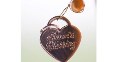 Mums Blessing Locket For Lesbian Wedding Shot By Ragdoll Photography Via The Gay Wedding Guide 3 5 380X204