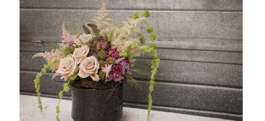 Patsel Pink Wedding Flower Ideas Clare Kenward Flowers Wedding Florist Cambridge Via The Gay Wedding Guide 6 380X174