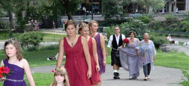 Rivka And Dani Central Park Wedding Cop Cot Couple 3 3 5 380X174