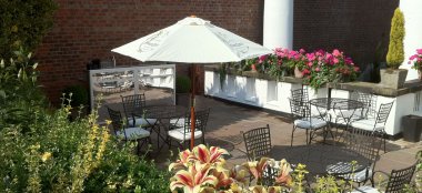 Roof Garden At Belle Epoque A Romantic Wedding Venue In Cheshire Greater Manchester Knutsford 9 380X174