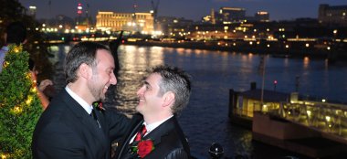 Shakespeares Globe London Wedding Venue Theatre Wedding Se1 Civil Partnership Gay Wedding Celebration 9 380X174