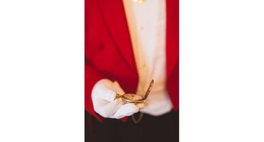Toastmaster Checks His Clock At Vince And Georges Gay Wedding Berkshire Photographed By Gay Wedding Photographer Benjamin Stuart Photography 3 5 380X204
