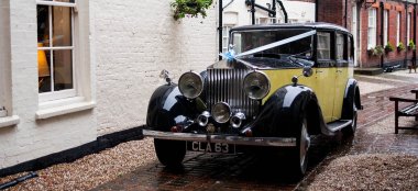 Vintage Car At Dolphin Southampton Wedding Venue Gay Wedding Guide 1 9 380X174
