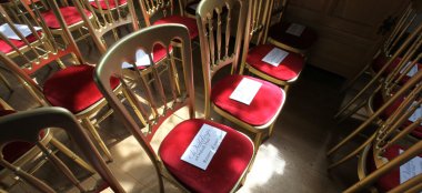 Wedding Seating At Historic Building Wedding Venue Ordsall Hall A Wedding Venue In Salford Via The Gay Wedding Gudie 9 380X174