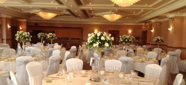 White Wedding Dinner Layout At Windmill Village Hotel A Civil Wedding Location Birmingham The Gay Wedding Guide 9 380X174