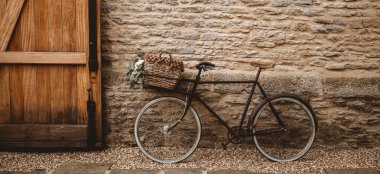 Bike Outside Tythe Barn Wedding Venue Oxfordshire Via The Gay Wedding Guide 9 380X174
