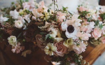 Calm Flower Bouquet On Table 6 368X229