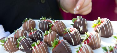 Chocolate Dipped Strawberries Southdowns Manor Luxury Gay Wedding Venue In Petersfield Gu31 9 380X174