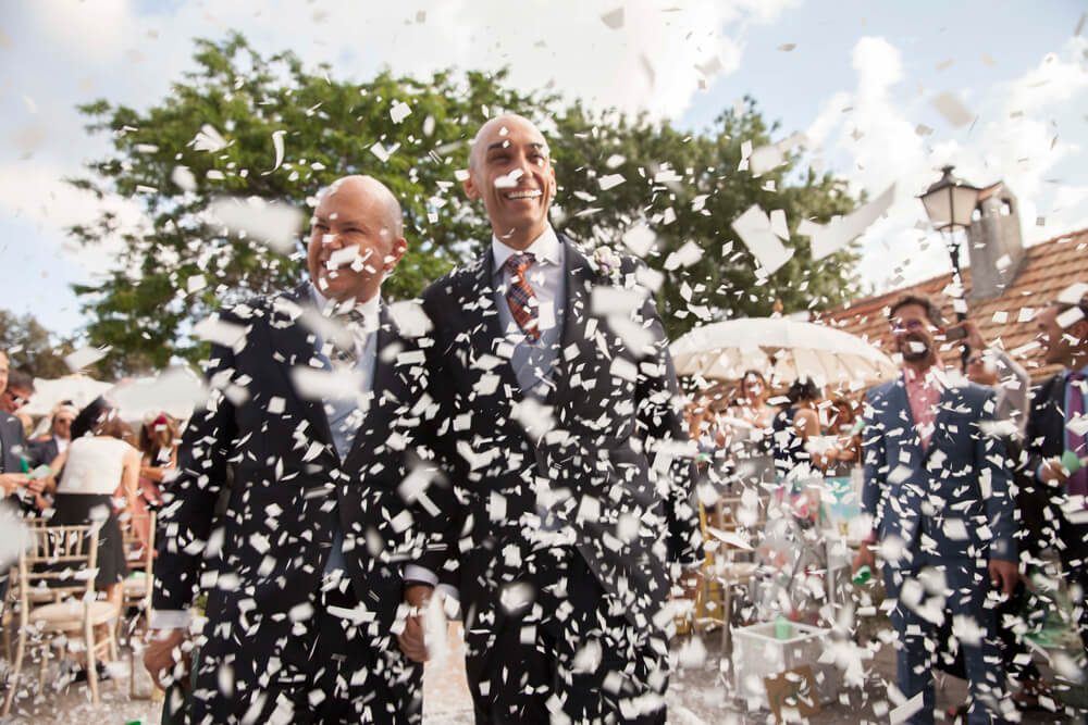 confetti shower Juan Manuel and Reyes gay wedding Spain by Vamonos de Bodorrio Gay destination wedding 1 5