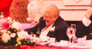 Laughter Vince And Georges Pink Wedding Berkshire Photographed By Gay Wedding Photographer Benjamin Stuart Photography 3 5 380X204