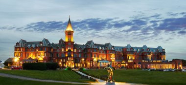 Night View Of Slieve Donard Newcastle County Down Wedding Northern Ireland Gay Wedding Guide 9 380X174