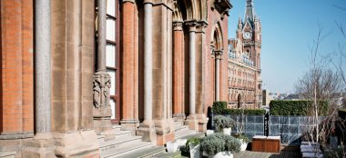 Outdoor Terrace T Luxury Wedding Venue St Pancras Hotel Nw1 Wedding Venue London Via The Gay Wedding Guide 9 380X174