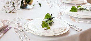 Place Setting At St Albans Unique Wedding Venue St Albans Museum Gay Wedding Guide 9 380X174