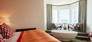 Sea View Suite At Brighton Harbour Hotel Gay Friendly Wedding Venue In Brighton 9 380X174