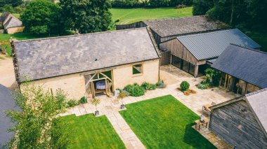 The Barn At Upcote Gwg 13 380X213