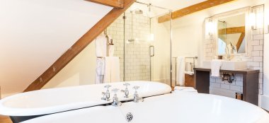 Twin Bath Tubs At Gay Friendly Manchester Wedding Venue Didsbury House Via The Gay Wedding Guide 9 380X174