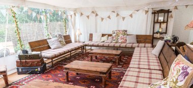 Vintage Wedding Decor And Seats At The Perch Rustic Wedding Venue Oxford Gay Wedding Guide 9 380X174