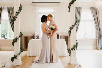 Clare And Natalie Elopement Wedding 113 1 345X230