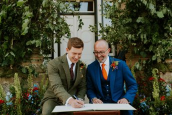 0361 Matthew Oliver Wedding Planners 344X230