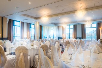 Ballroom Wedding 344X230